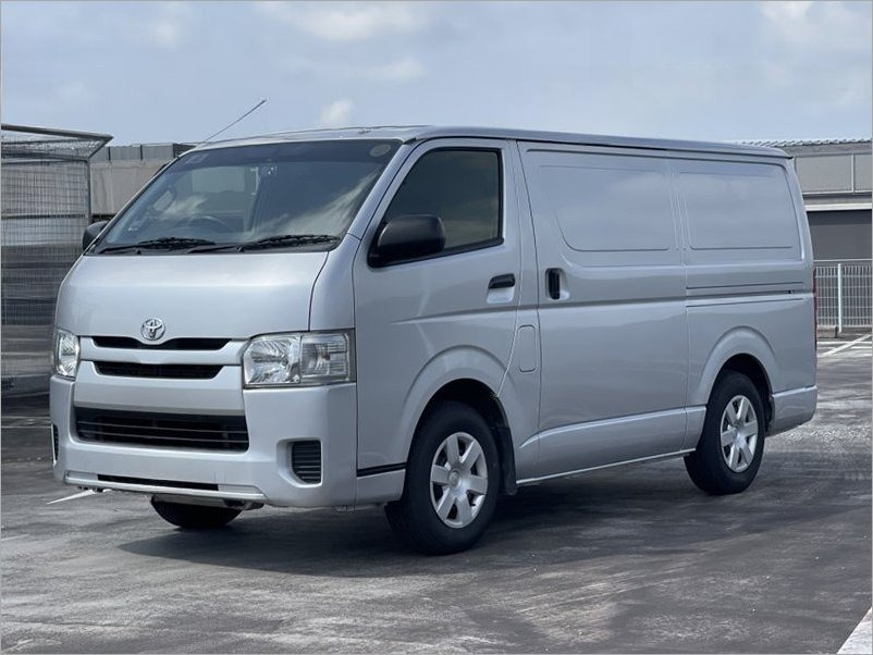Used Car TOYOTA HIACE VAN TURBO 4DR DIESEL AT (2019) Silver
